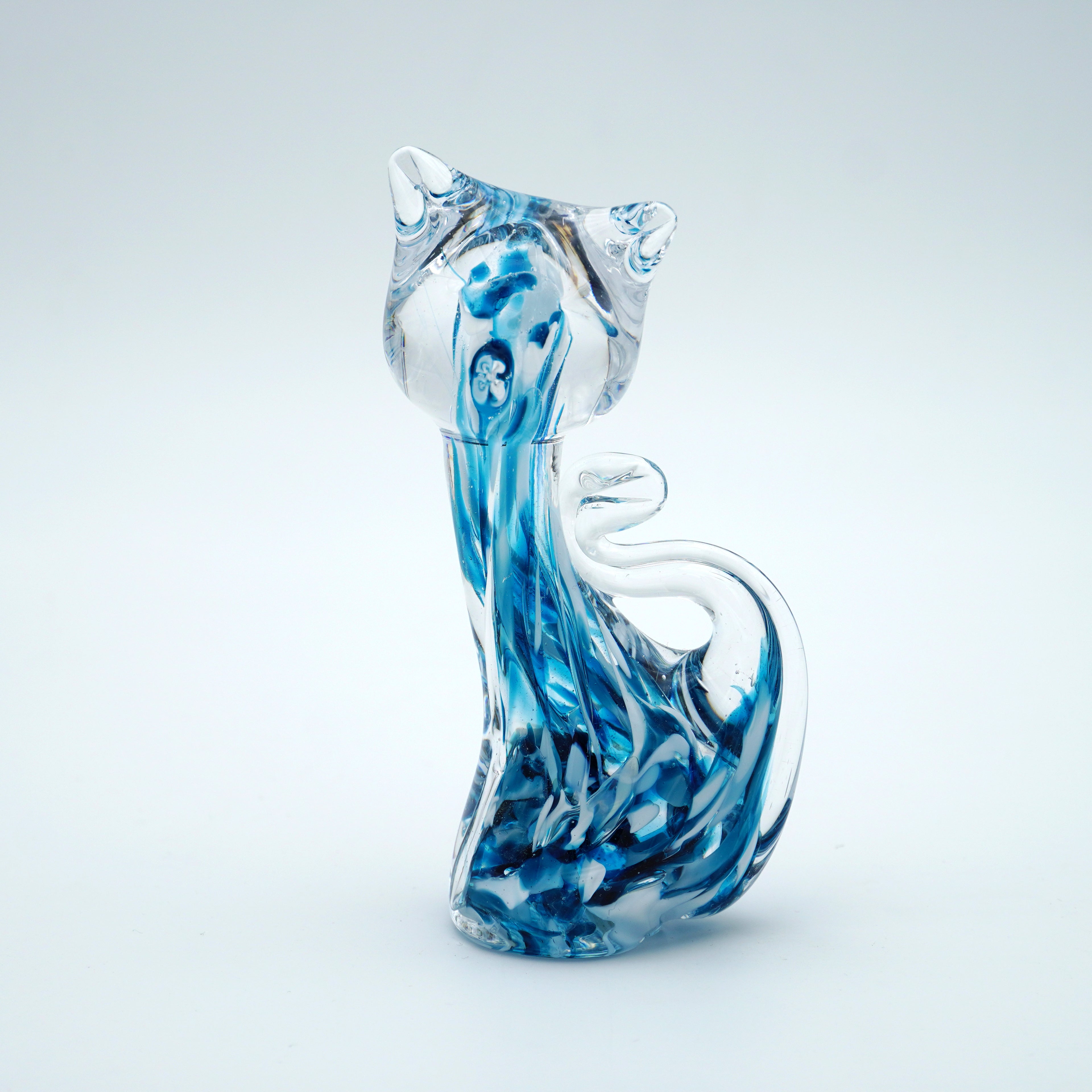 Chat en verre sculpté