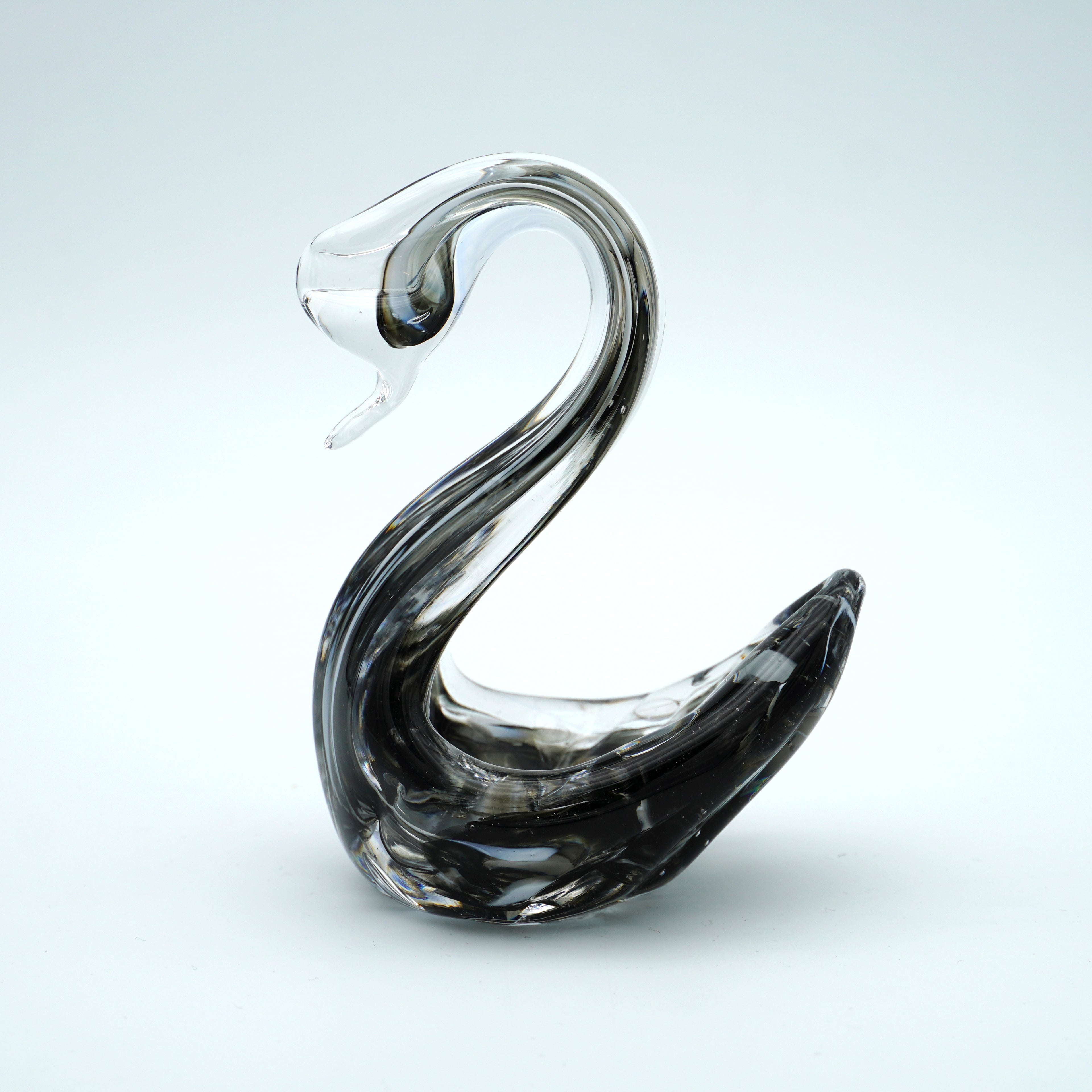 Cygne en verre sculpté
