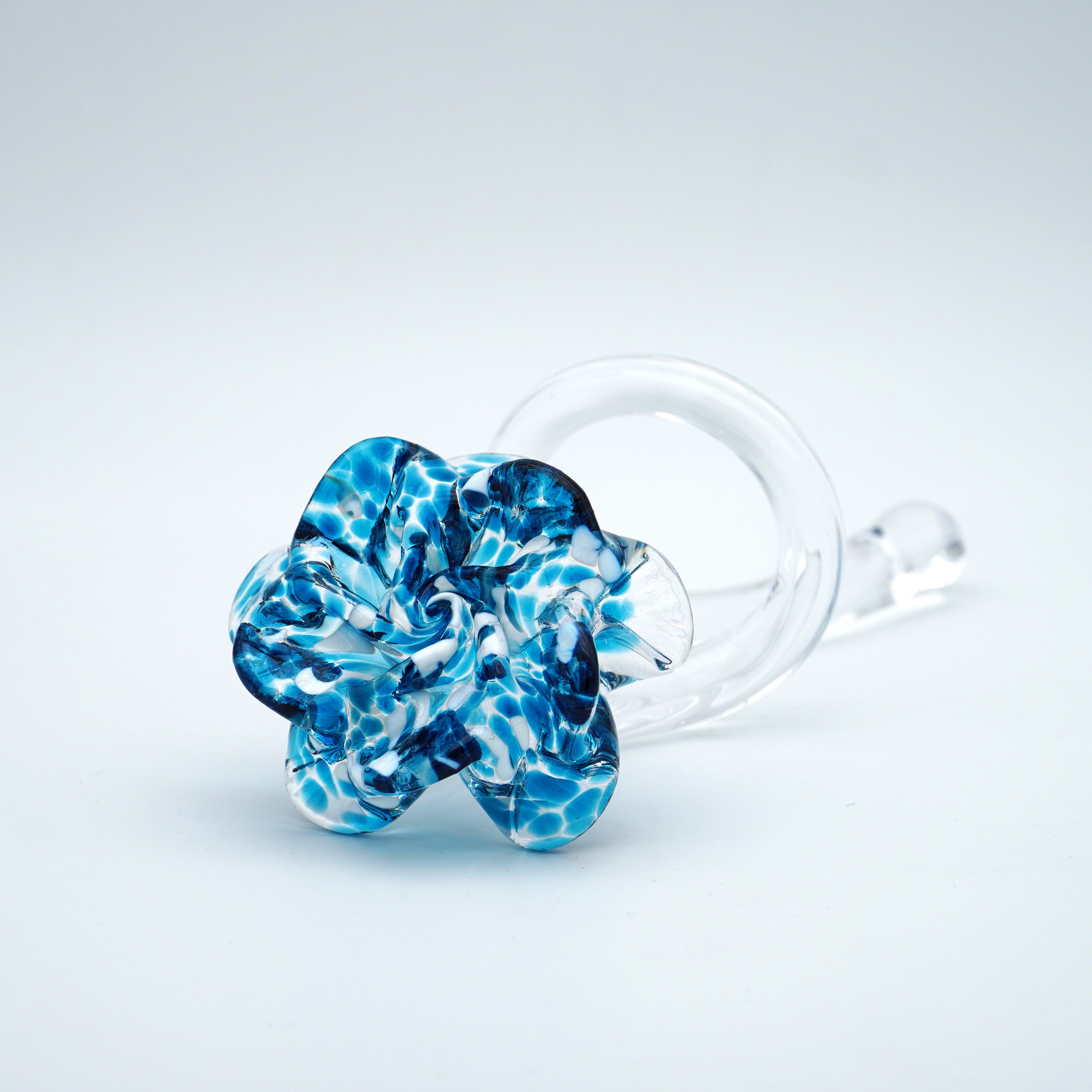 Rose en verre sculpté