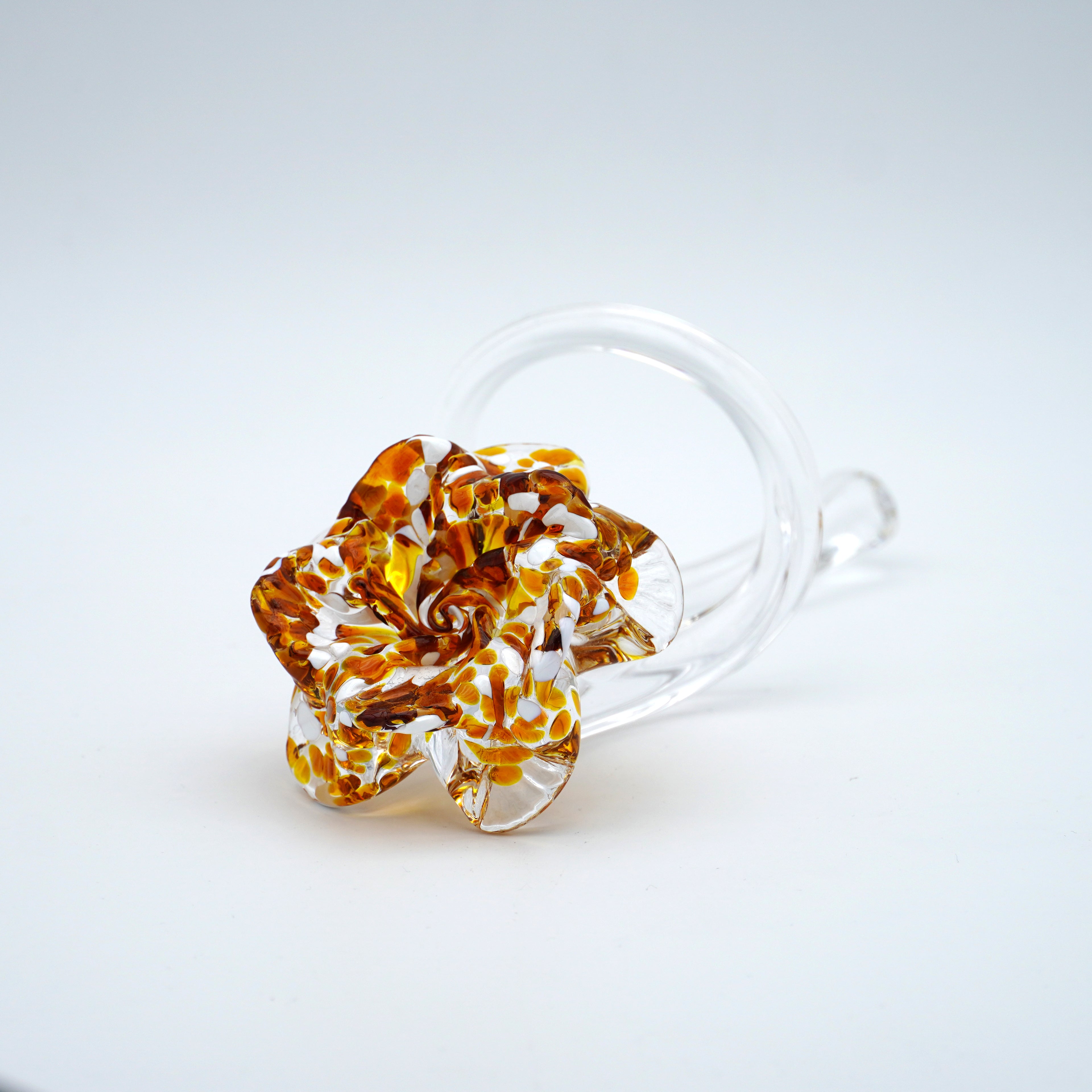 Rose en verre sculpté