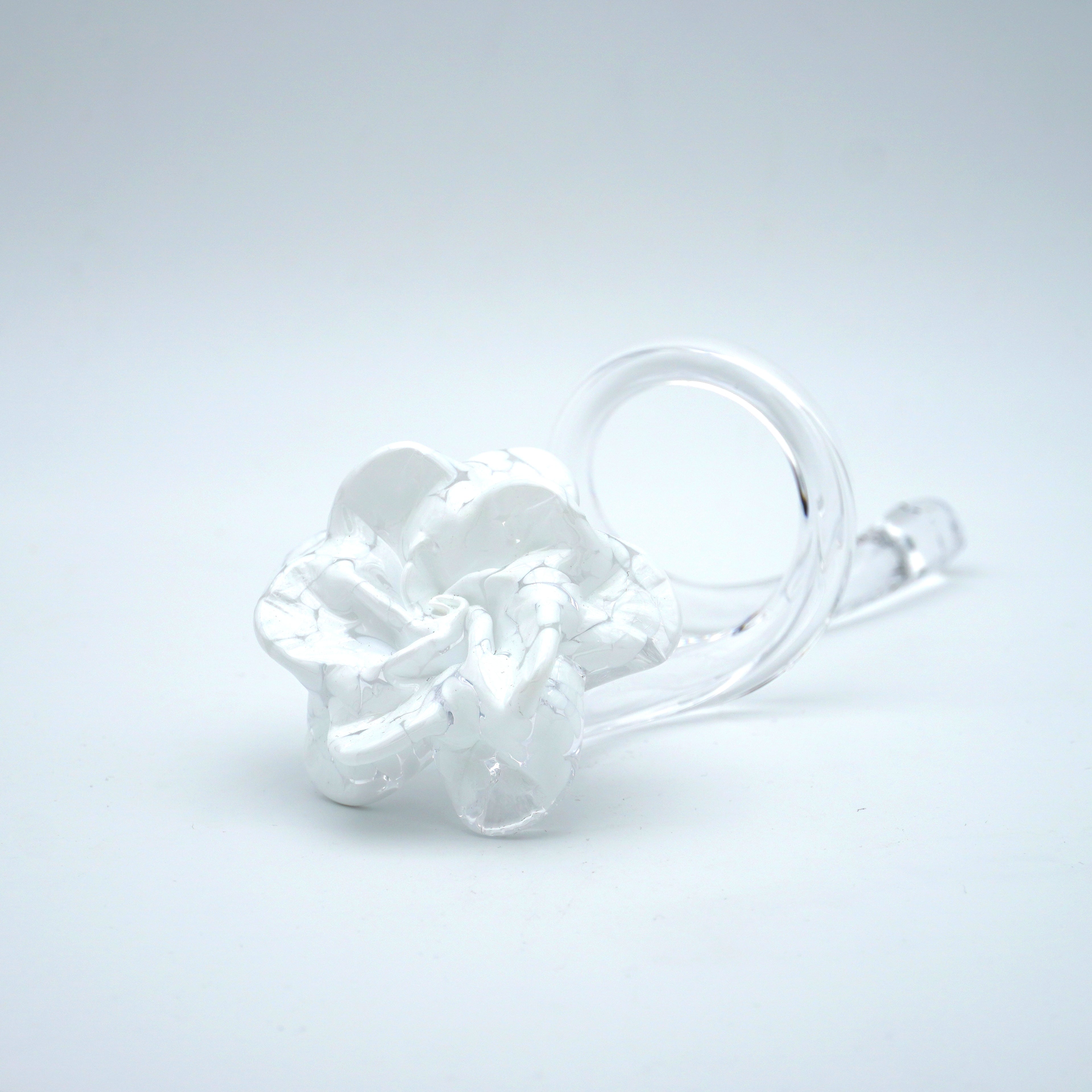 Rose en verre sculpté