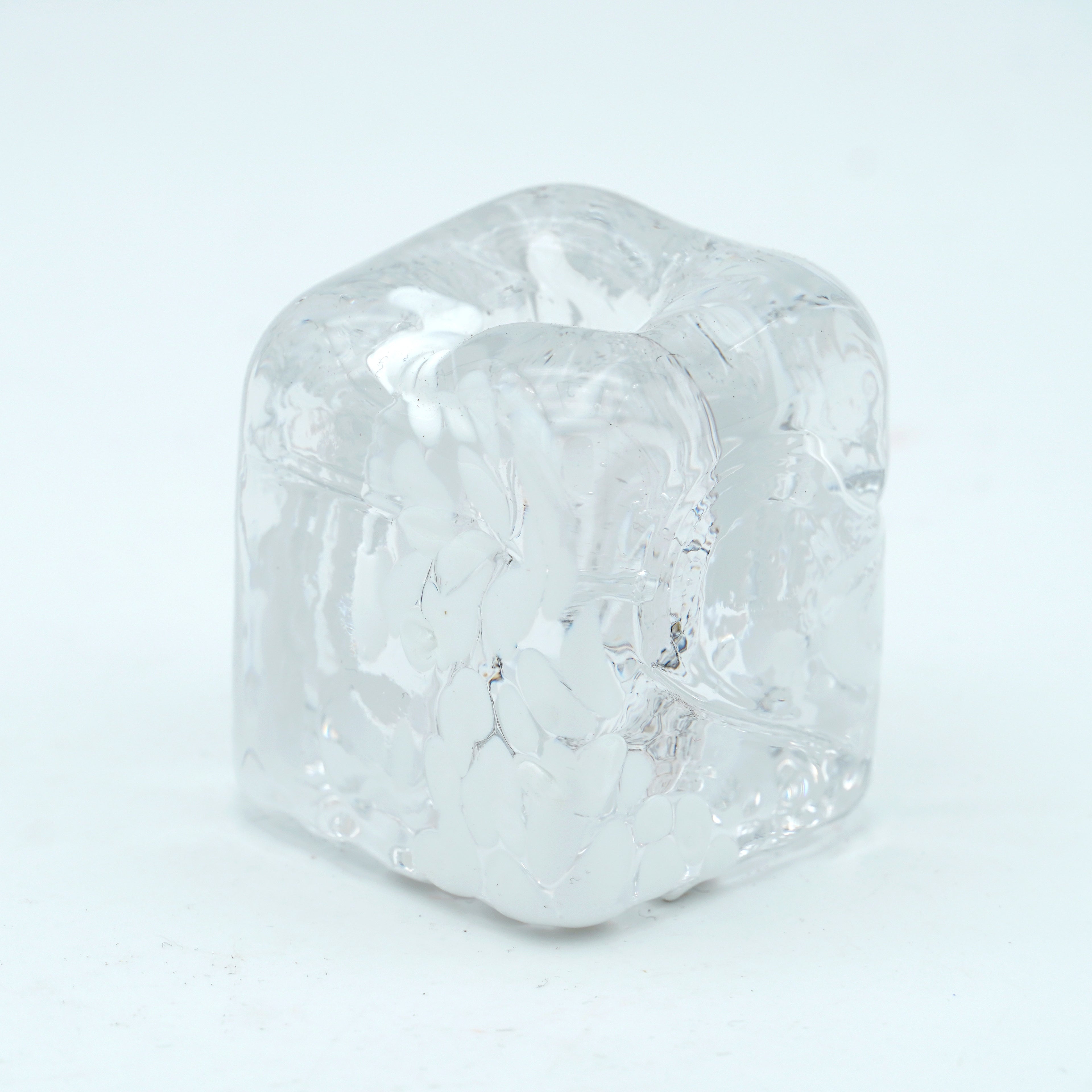 Porte stylo en verre sculpté