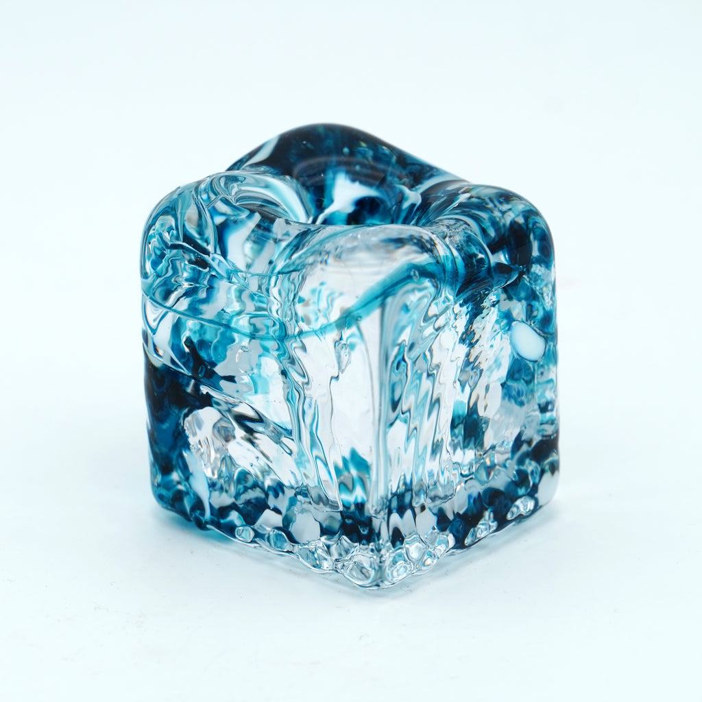 Porte stylo en verre sculpté