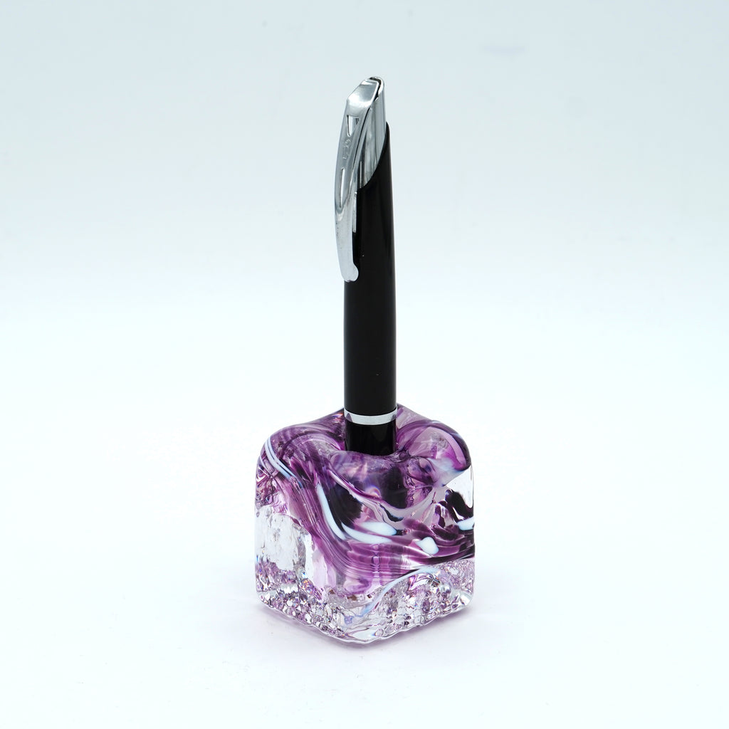 Porte stylo en verre sculpté