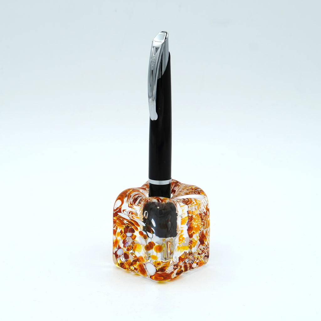 Porte stylo en verre sculpté