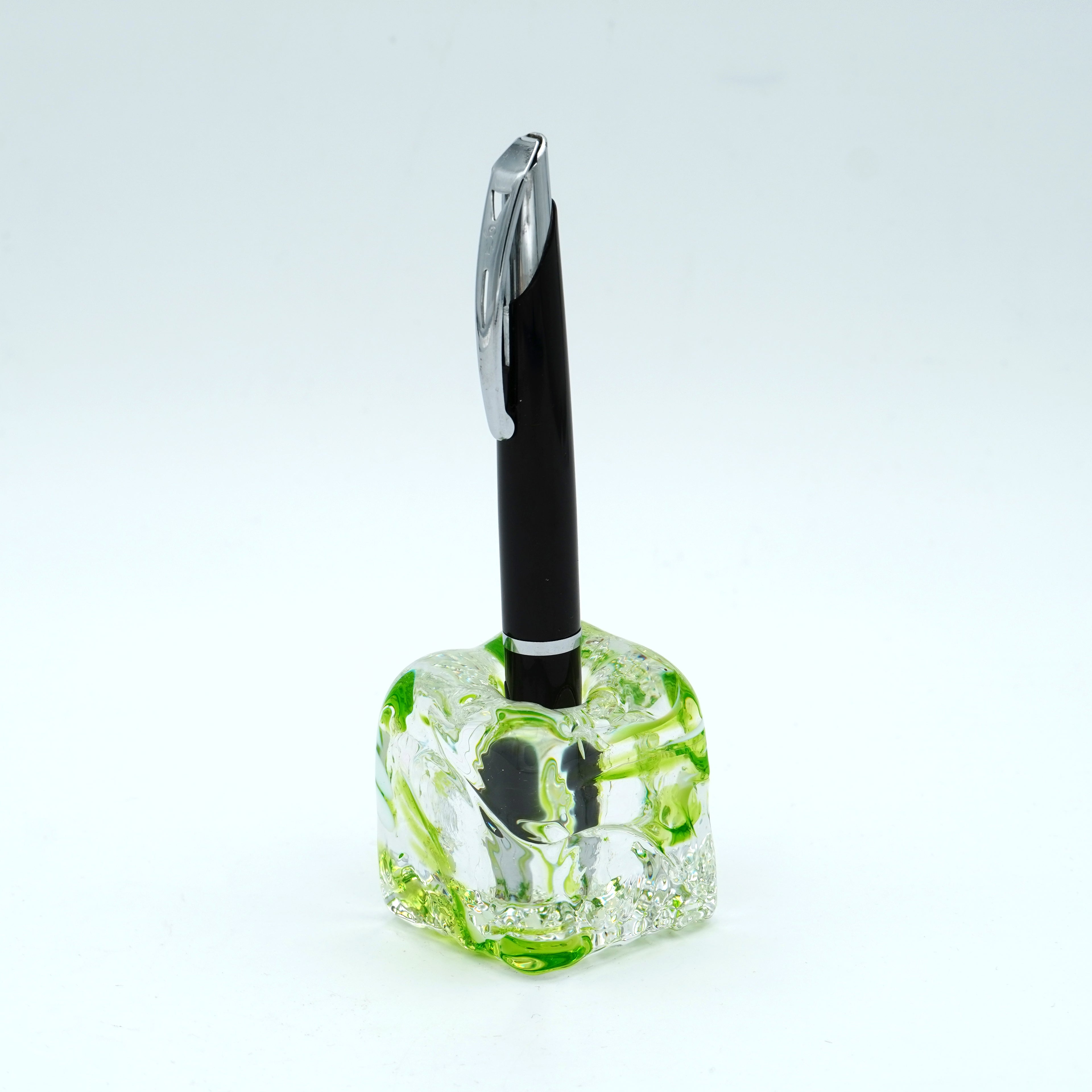 Porte stylo en verre sculpté