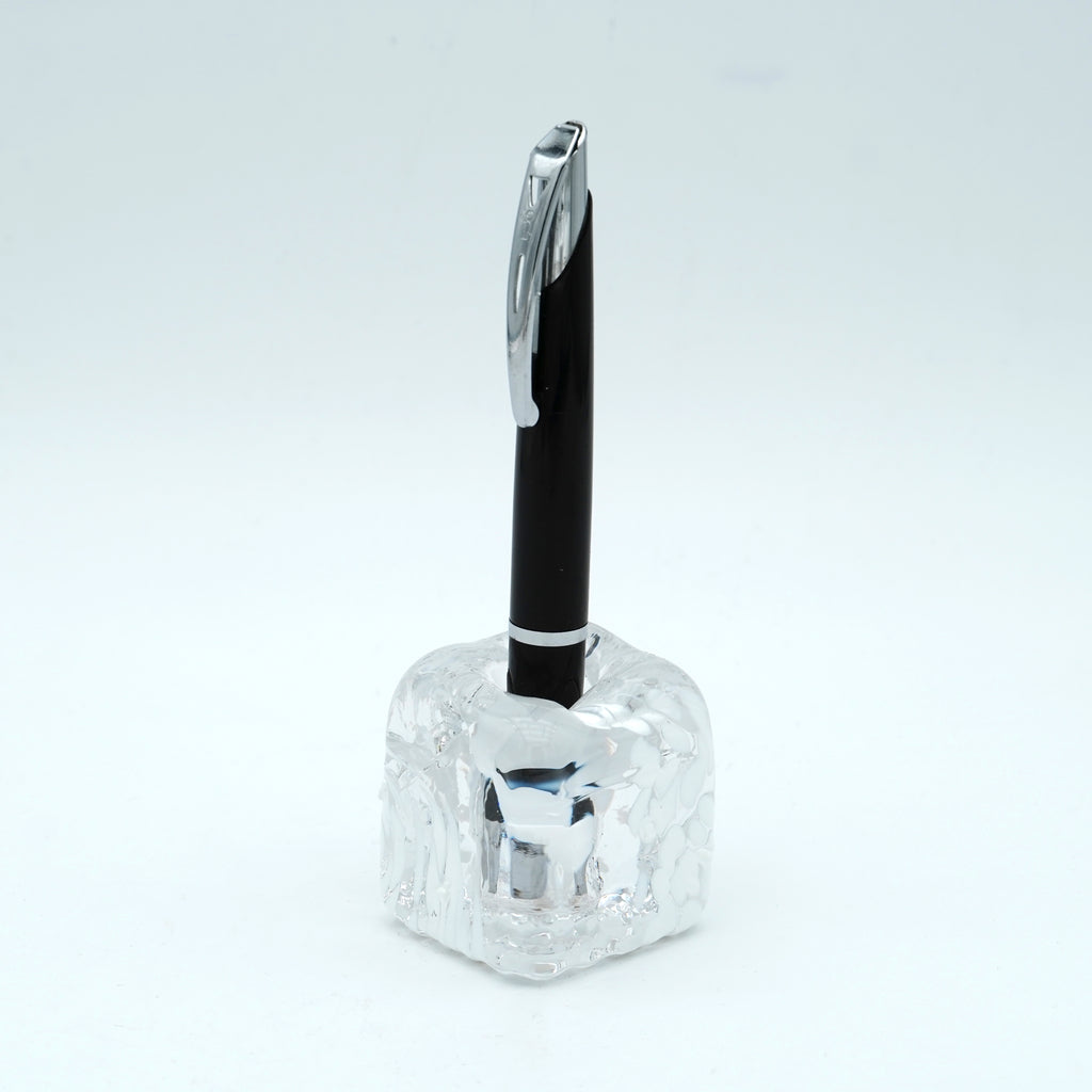 Porte stylo en verre sculpté
